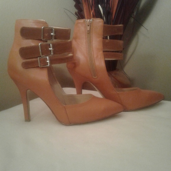 🆕️ CHASE & CHLOE: Strap Shoes - Picture 4 of 8